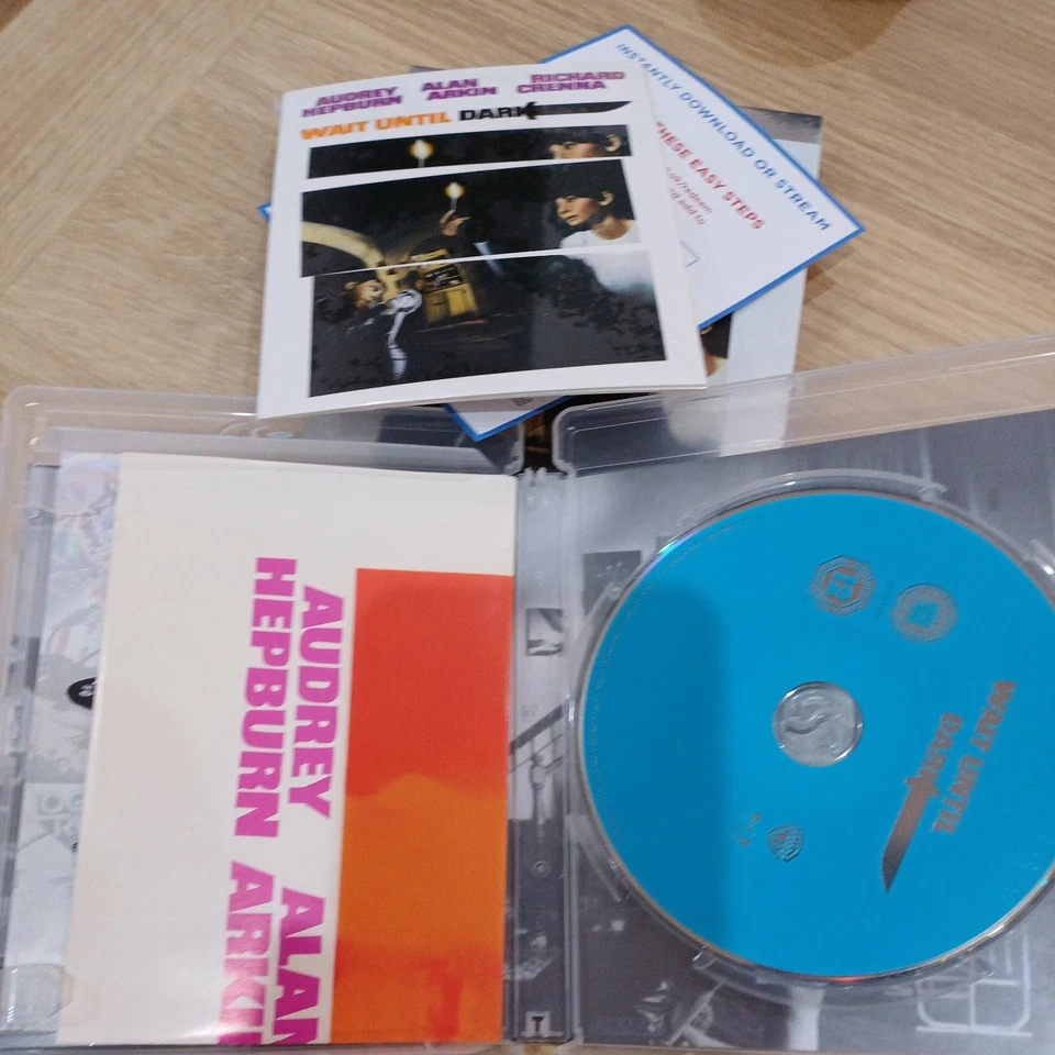  Wait Until Dark (1967) Blu-Ray Premium Collection With Poster & Art Cards - Image 3 of 3