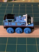 Thomas Comes to Breakfast - Thomas the Tank Engine  Friends Wooden Railway T4
