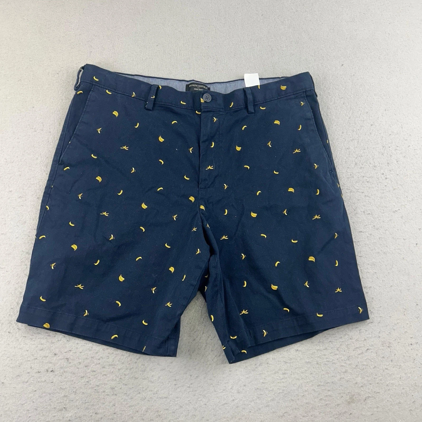 Banana Republic Aiden Shorts Mens 38 Blue Yellow Bananas AOP Flat Front