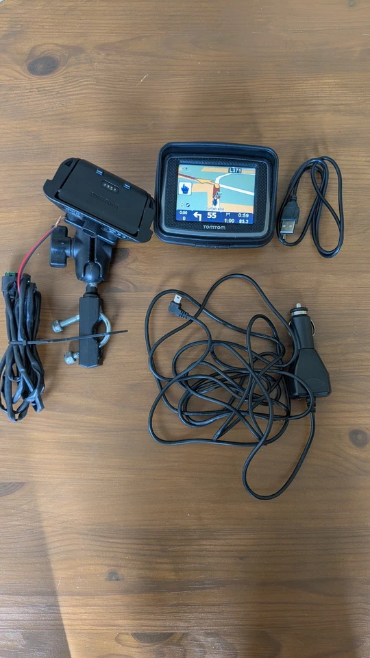 TomTom Urban Rider Motorrad Navi mit Ram Mount und Zubehörpaket - Bild 2 von 4