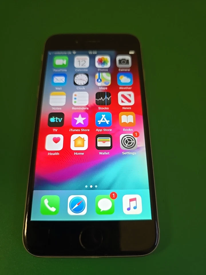 Apple iPhone 6 (Unlocked) A1586. 16gb in Space Grey. - (Read Desc (DK744) - Image 2 of 4