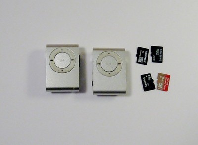 2 x Apple iPod Shuffle 2nd Generation SILVER Color w/ 4 micro cards - UNTESTED