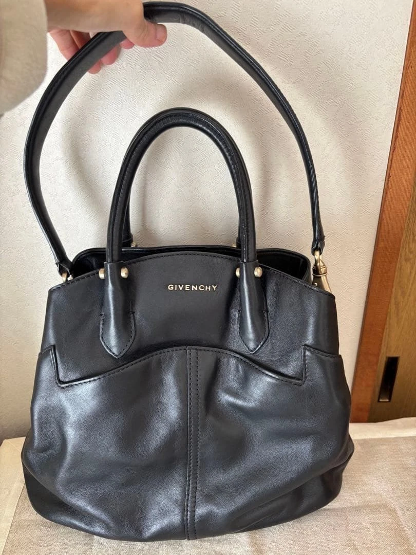 Givenchy — GIVENCHY ANTIGONA Authentic Black Shoulder Bag Leather Handbag 2way Women's