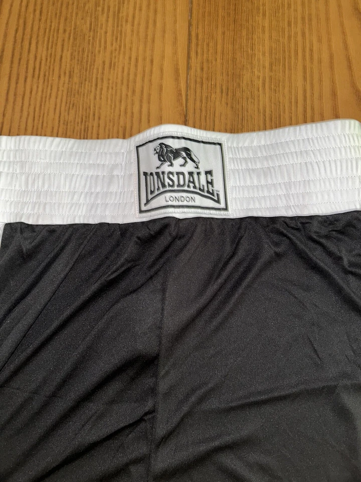LONSDALE MENS BOXING SHORTS BLACK SIZE MEDIUM NWT - Image 3 of 4