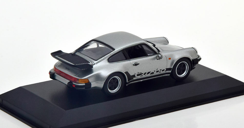 Porsche 911 930 Turbo 1979 Silver Metal MINICHAMPS 943069004 1/43