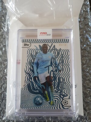 Topps Project 22 Yaya Toure Draw By Mike Perry Bleu Parallel 5/10