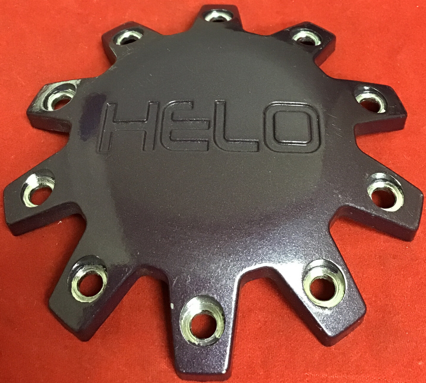 ONE USED HELO GLOSS PURPLE CENTERCAP P/N M-879-2 13829
