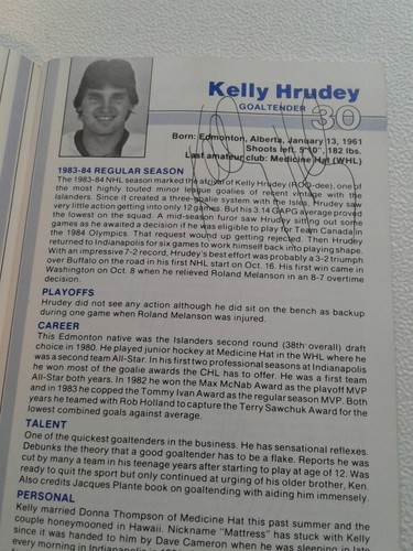 NEW York Islanders 1984-85 Media Guide Signed Bossy,Trottier,Nystrom+12 more - Picture 6 of 12