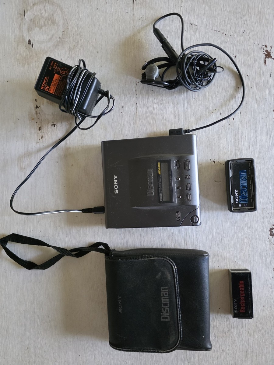 SONY Diskman D-303 ポータブルCDプレーヤー / ソニー Sony D-303 Discman CD Player Portable w original Headphones Case