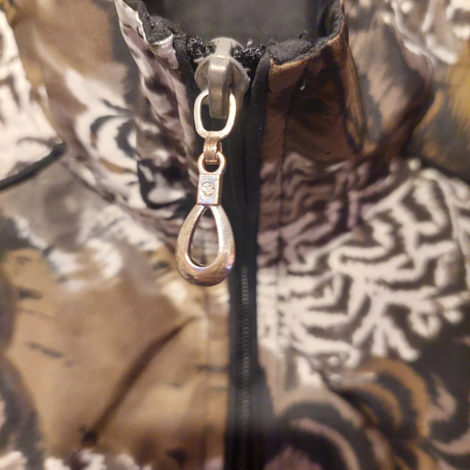 Chaqueta cortavientos Three Hearts para mujer talla M marrón geométrica bolsillos ligeros Foto 4 de 4