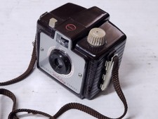 VINTAGE 1950  S KODAK BROWNIE HOLIDAY CAMERA VERY GOOD CONDITION A2.2