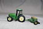 1/64 JOHN DEERE 7800 & YELLOW TOP GRAIN DRILL — photo 1