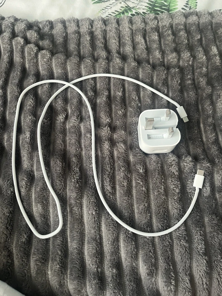 Apple iPad Mini 7th Gen A17 Pro 128GB, Wi-Fi, 8.3" Purple - Image 4 of 4