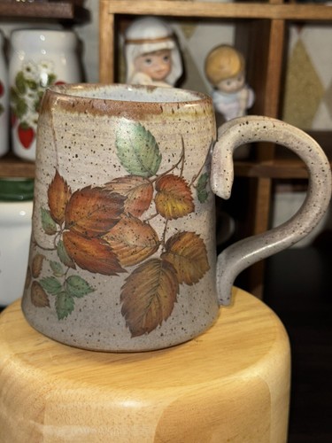 Vintage Lrg Ceramic O’Keefe Coffee Mug With Fall Leaf Patter In Natural Colors