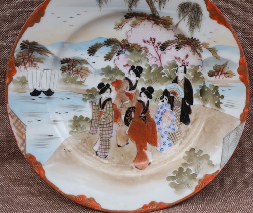 Family Walk Along the Water Kutani Porcelain Plate Meiji late 19th Century A - Picture 2 of 6