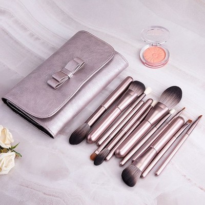 12 Pinsel Make-up Set in Traubenfarbe kompakt 18 cm Pinsel für Lidschatten Roug