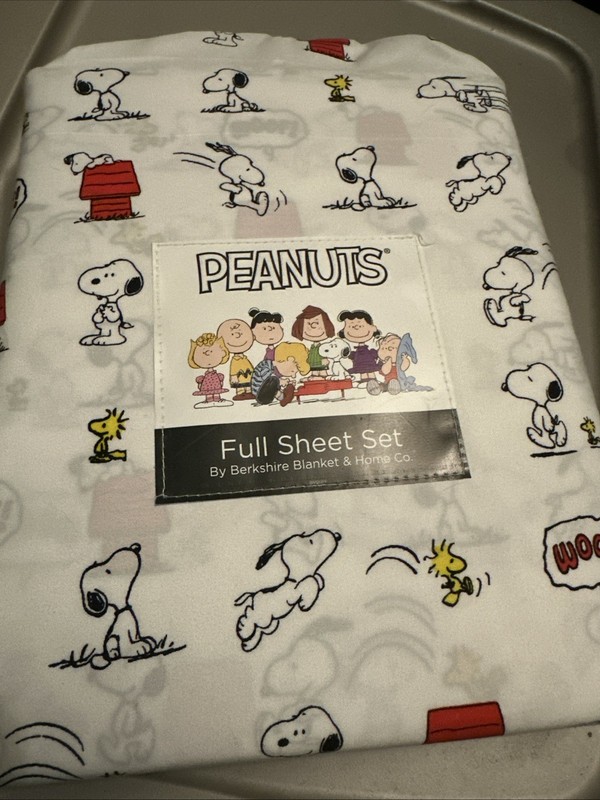 New Berkshire Full Sheet Set Snoopy Woodstock Doghouse