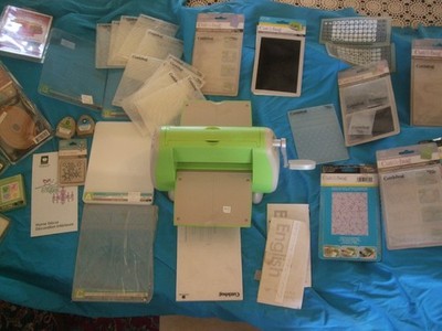 Cricut Cuttlebug Embossing & Die Cutting Machine + extra accessories.