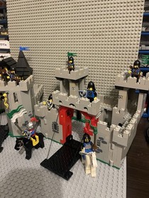 LEGO 6074  Et 6073 Black Falcons Fortress - with  Instructions *