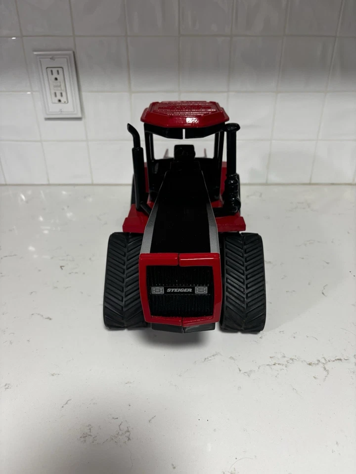 Ertl Scale Models 1/16 Case IH Quad Trac  - Image 3 of 4