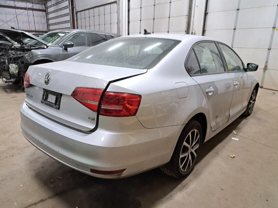 Cilindro maestro de freno Jetta Sku 2015 #4088576 Foto 4 de 4