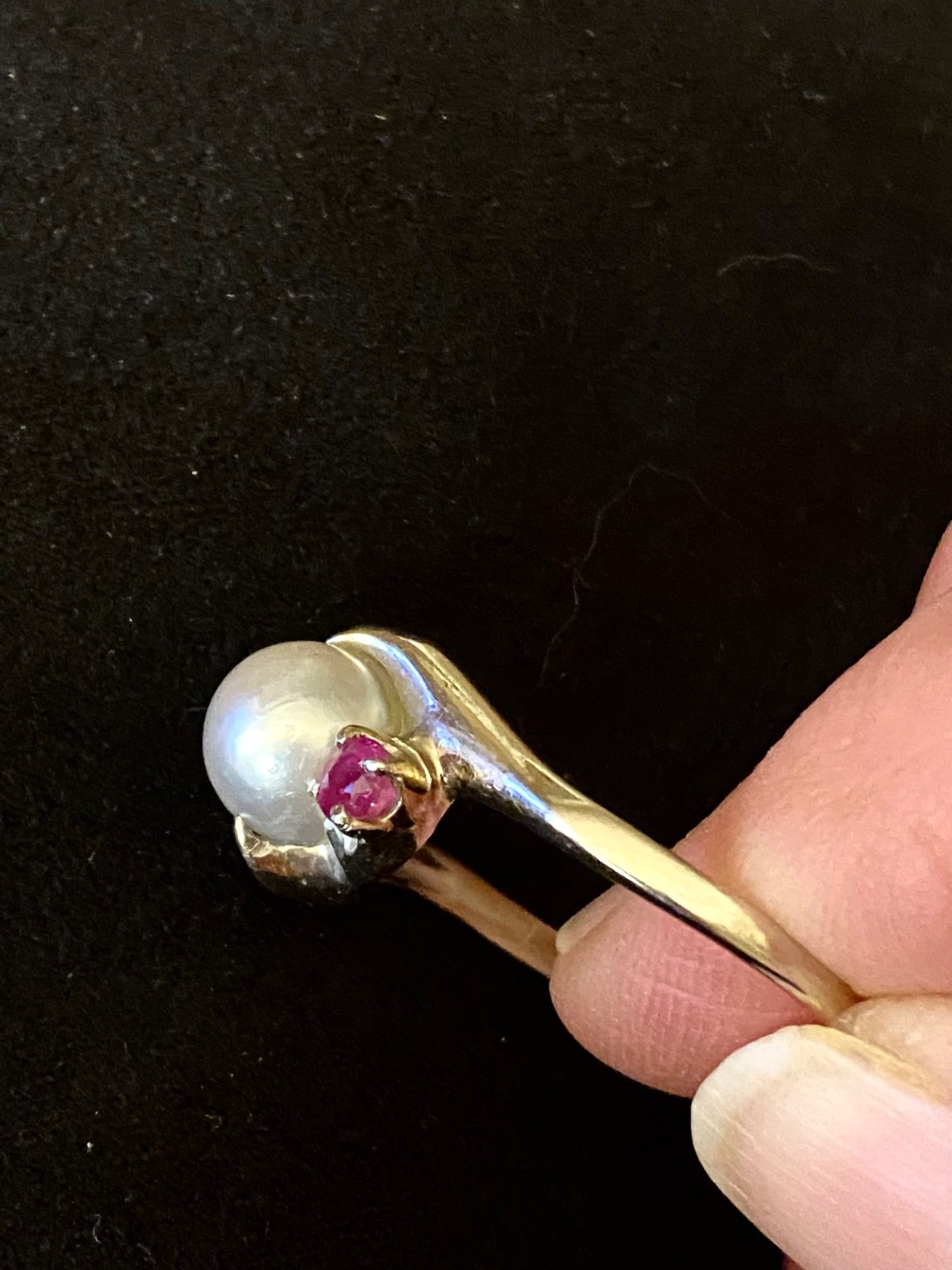 14K Solid White Gold pearl and ruby ring, size 10 - image 4