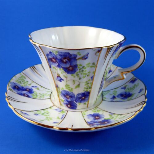 Royal Albert Art Deco Blue Pansy Panels Tea Cup and Saucer Set - Afbeelding 1 van 3
