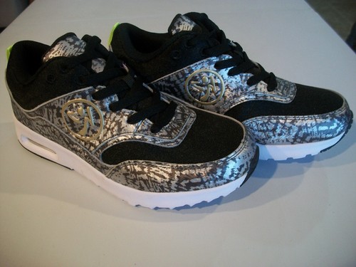 ZUMBA Air Classic Trainers Limited Edition Black / Silver w/Fitsole Size 6 US - Picture 2 of 7