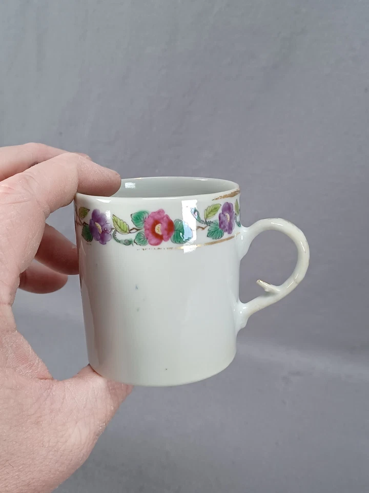 Chinese Export Hand Painted Floral Basket & Gold Coffee Can & Saucer C.1790-1810 - Image 4 of 4