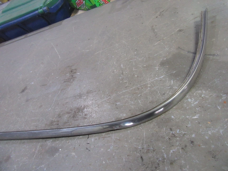 Ford Custom 300 Fairlane 1959 sedán exterior parabrisas inferior moldura Foto 4 de 4