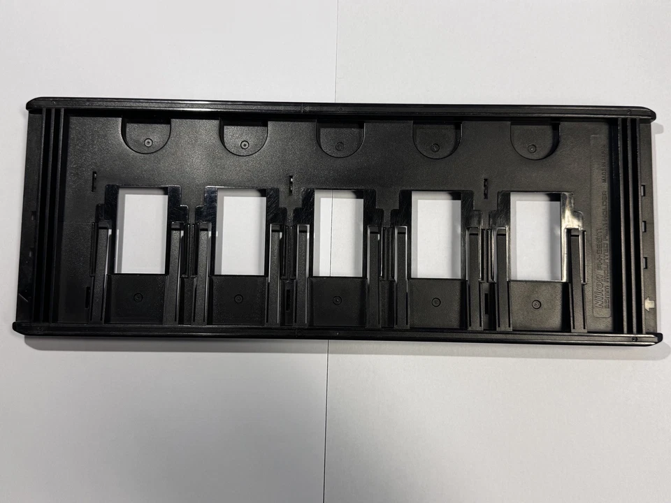 Nikon Filmhalter FH-835M für Coolscan 8000/9000 - Kleinbild  gerahmt