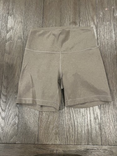 Lululemon Women's Green Compression Shorts 8 High Waist Biker Tights