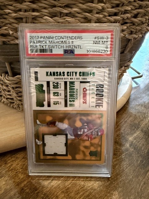 2017 Contenders Patrick Mahomes II Rookie Ticket Variation Jersey RC #SW-3 PSA 8