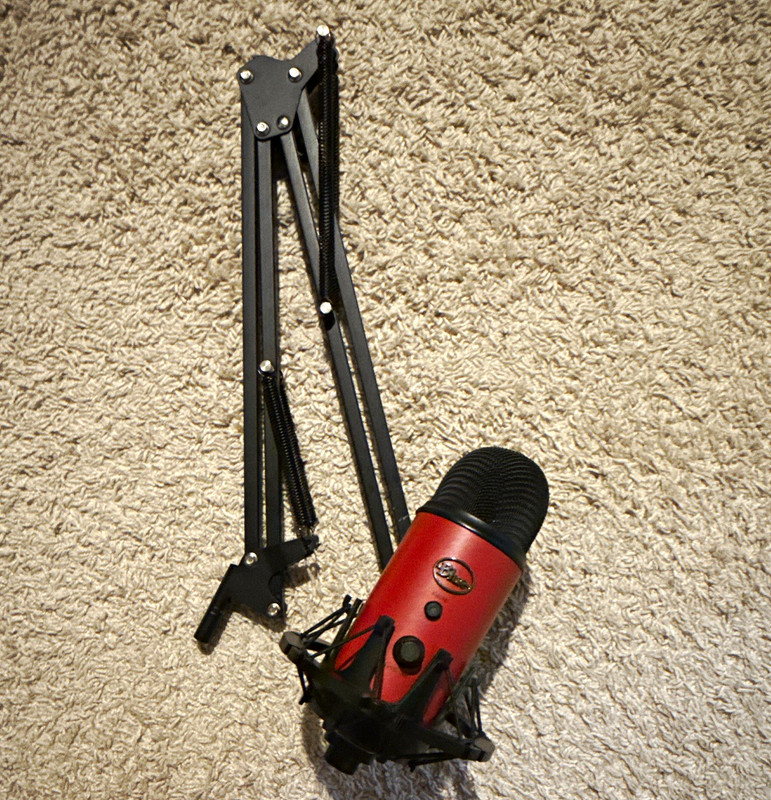 Blue Yeti Red USB Wired Condenser Desktop Mic Cardioid w/ Boom Arm Mount
