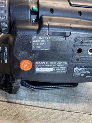 Sony CCD TR9 Hi 8 Video 8 Camcorder Powers On *For Parts Only* READ - Picture 10 of 17