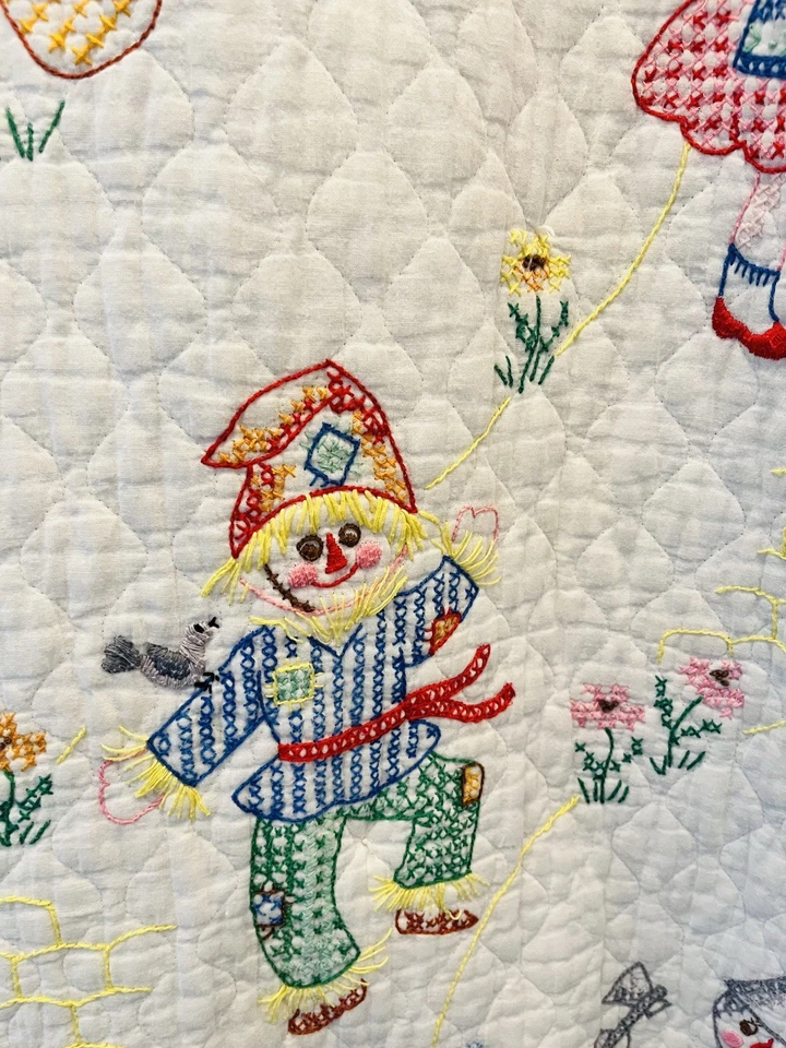 Manta Edredón Bebé Mago de Oz Vintage Bordada a Mano 36” X 57”, LEER Foto 2 de 4