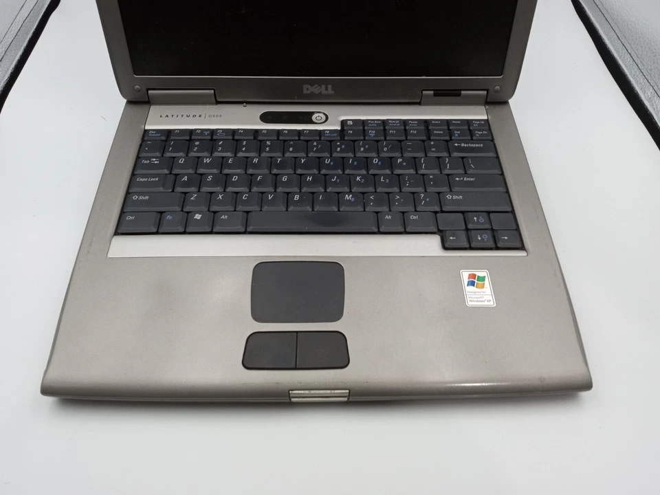 Dell Latitude D505 15" Laptop Intel Pentium 1.5GHz 1GB RAM - BOOTS - READ -RR - Image 2 of 4