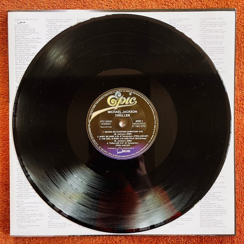 Michael Jackson Thriller Gatefold 12" Vinyl LP 2009 Reissue Music On Vinyl 85930 - Picture 3 of 4