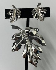 Vintage Leaf Brooch Screw Back Earrings Set Silver Tone Matching