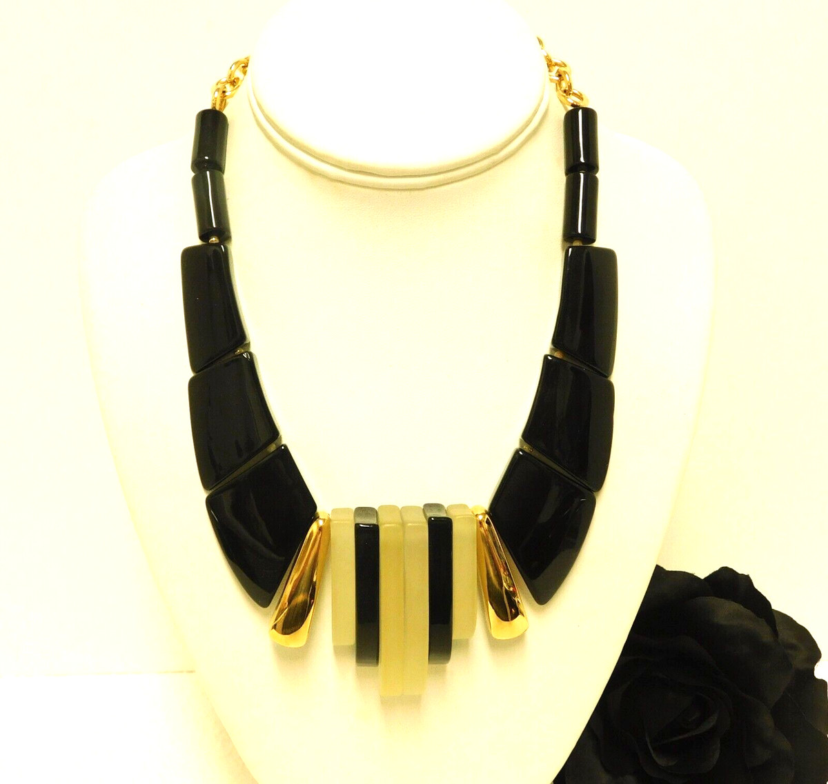 VINTAGE PARK LANE KONTIKI ART DECO LUCITE STATEMENT  NECKLACE 18" View 2