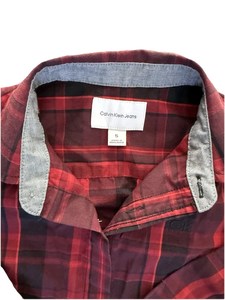 Camisa con botones roja a cuadros 5t Calvin Klein para niños Foto 4 de 4