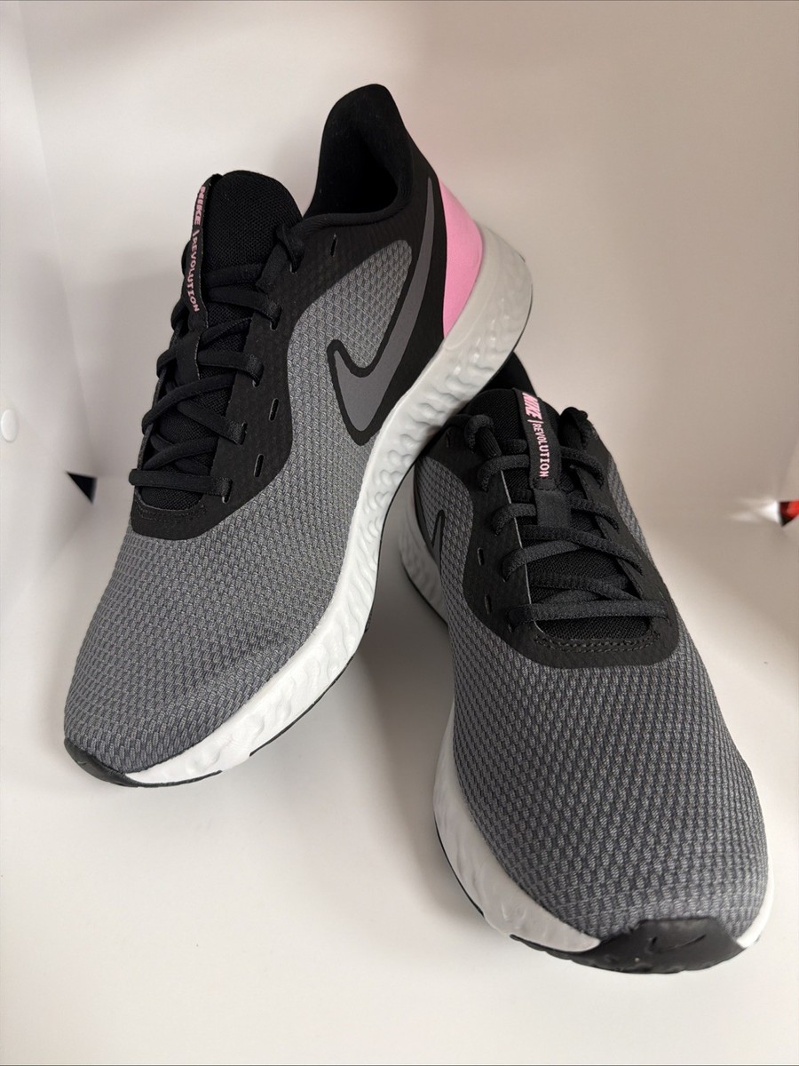 nike revolution 5 grey pink