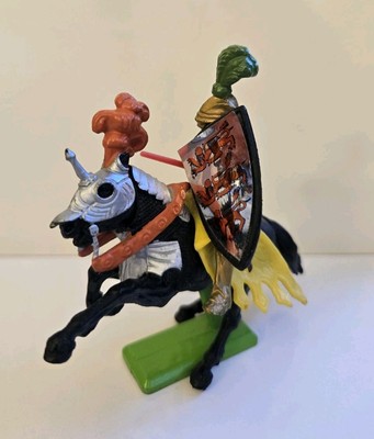 VTG Britains LTD 1971 Deetail Medieval MOUNTED Spear Knight Horse Metal Stand