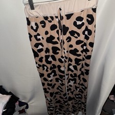 Women  s Medium Poly blend Soft, Cheetah Print Pants/Pj