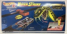 HOT WHEELS 1999 VIPER STRIKE TRACK SET W/ CAR Nice Shape Complete