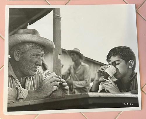 2 Vintag Publicity Photo Warner 1958 OLD MAN AND THE SEA Spencer Tracy Pazos - Picture 2 of 4