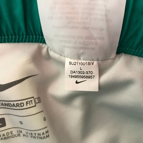 NIKE- GIRLS LARGE - GREEN STANDARD FIT RUNNING SHORTS w/ SPANDEX - DA1302-370 - Picture 4 of 4