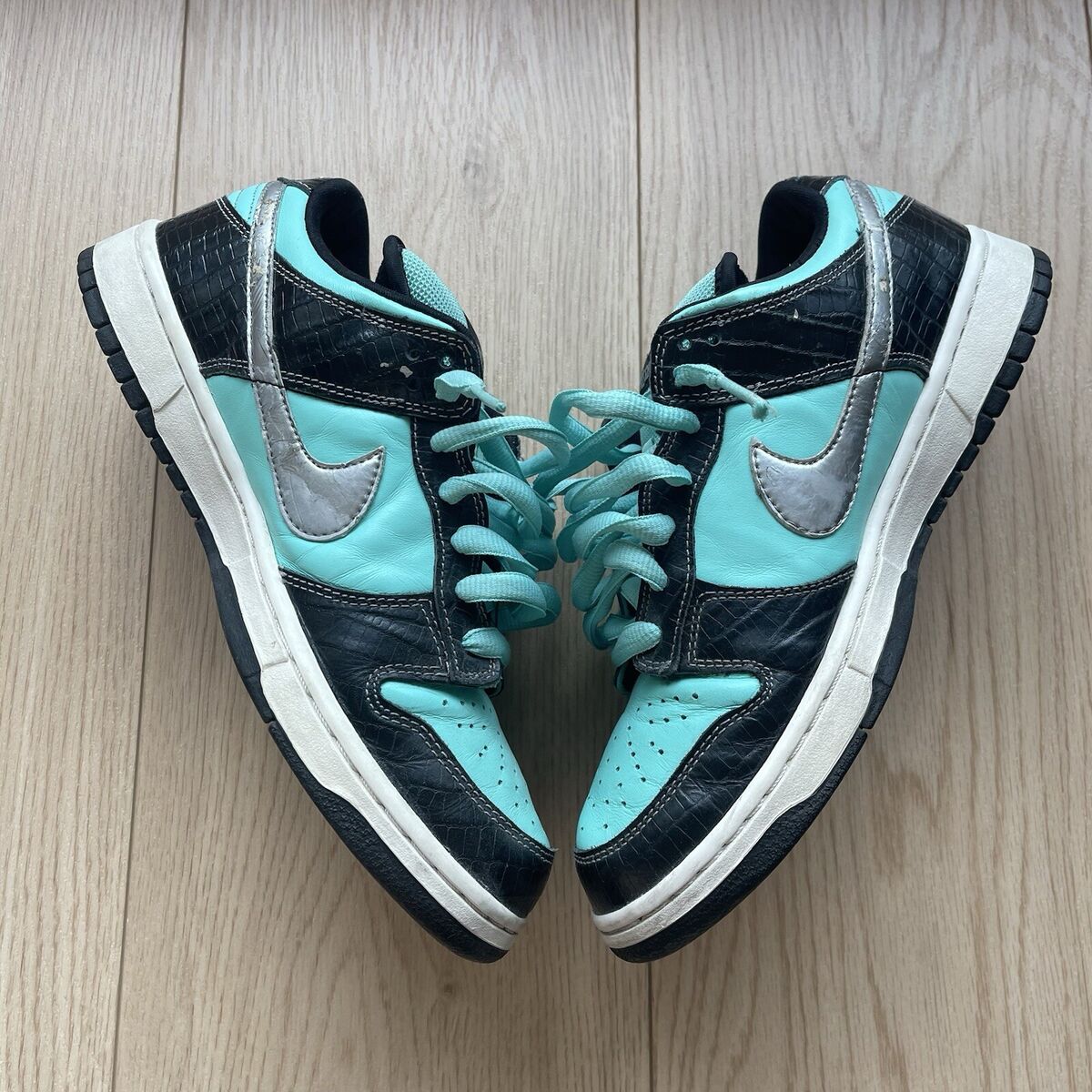 Size 9 - Nike SB Dunk Low Pro x Diamond Supply Co. Tiffany Size 9 - Nike SB Dunk Low Pro x Diamond Supply Co. Tiffany