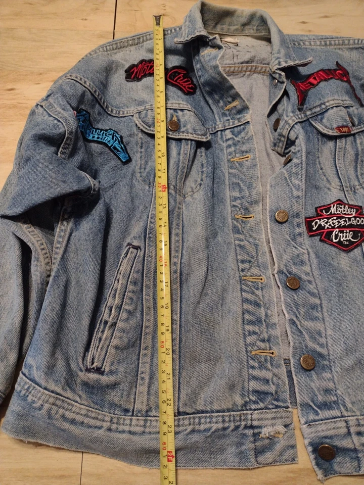 Lee Denim Jacket Size S PATD 153438 With 1980s Rock Music Patches Vintage - Image 3 of 4