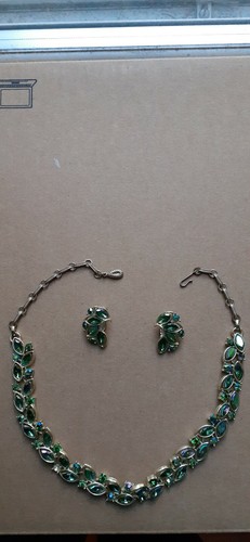 Vintage Lisner Earrings Clip Ons Gem vintage lisner earrings clip ons gem